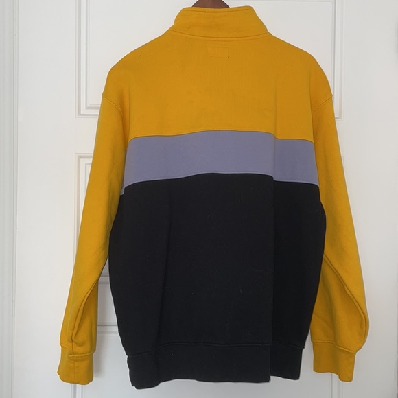 Obey 1/4 zip - Picture 3 of 4